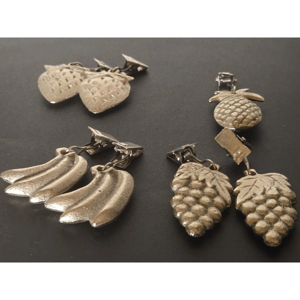 Vintage Tablecloth Napkin Weights Fruit Theme Metal Clip On Outdoor Set Of 7